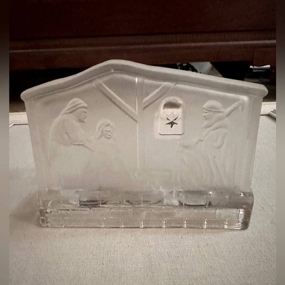 Vintage All the Trimmings embossed crystal nativity scene w silver star.